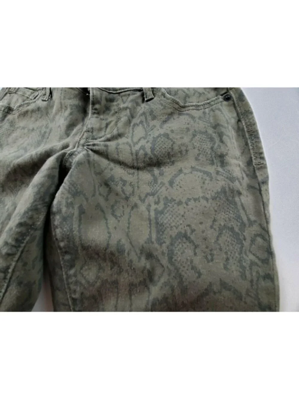 Old Navy Rockstar Jeans Size 2 Skinny Low Rise Green Snakeskin Print Denim Pants